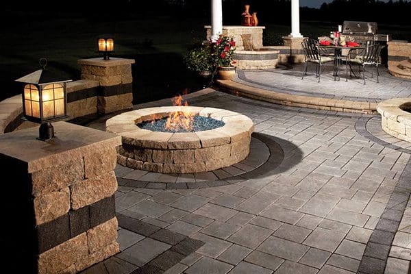 600x400-Hardscapes-firepit1